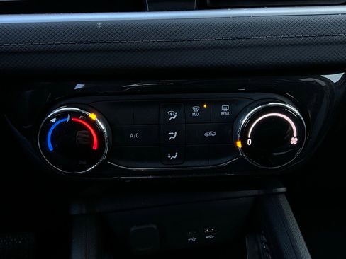 Used 2025 Chevrolet TrailBlazer LT image 25