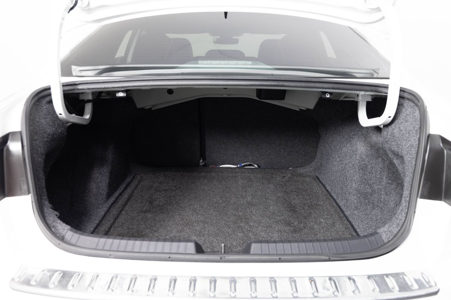 Used 2024 Volkswagen Jetta SE FWD image 19