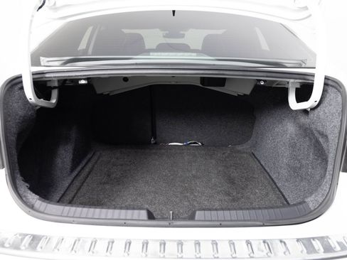 Used 2024 Volkswagen Jetta SE FWD image 19