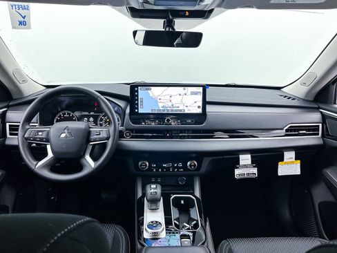 New 2025 Mitsubishi Outlander ES image 20