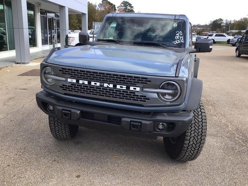 New 2025 Ford Bronco Badlands image 5