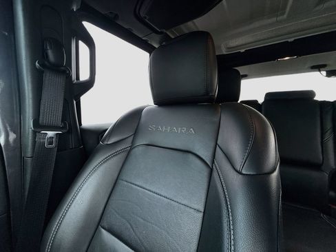 Used 2023 Jeep Wrangler Unlimited Sahara AWD/4WD image 24