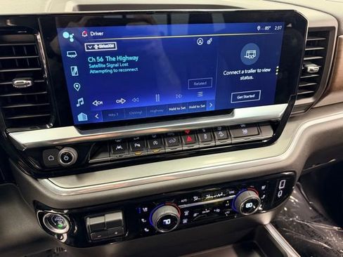 Certified 2025 Chevrolet Silverado 1500 High Country w/ Technology Package image 12