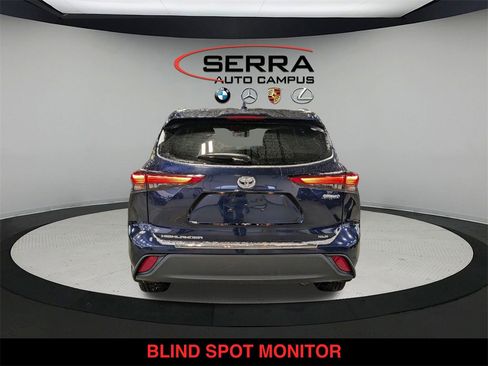 Used 2022 Toyota Highlander XLE image 14