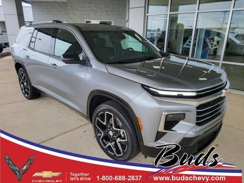 Used 2026 Chevrolet Traverse High Country w/ LPO, Floor Liner Package AWD/4WD image 1
