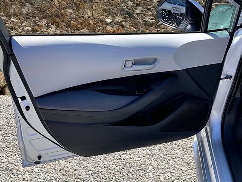 Used 2022 Toyota Corolla LE FWD image 18