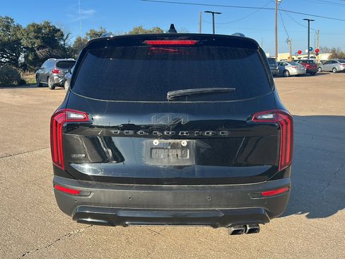Used 2022 Kia Telluride SX w/ SX Prestige Package image 5
