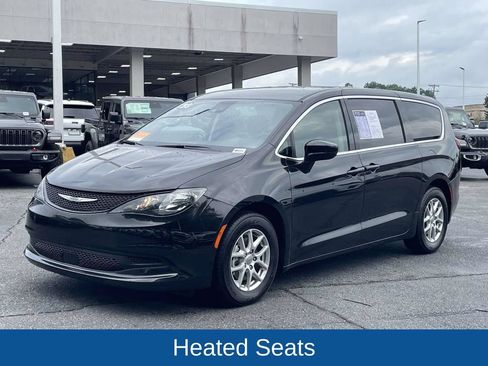 Certified 2023 Chrysler Voyager LX FWD image 5