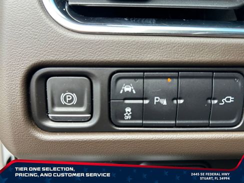 Used 2021 GMC Yukon SLT w/ SLT Premium Package RWD image 15