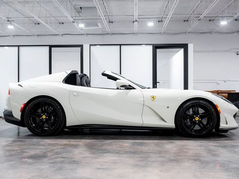 Used 2023 Ferrari 812 GTS RWD image 1