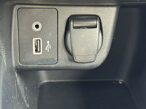 Used 2021 Nissan Versa SV image 16