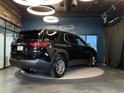 Used 2023 Chevrolet Traverse LT AWD/4WD image 3