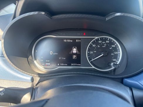 Used 2025 Nissan Versa SV FWD image 38