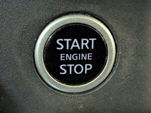 Used 2022 Nissan Rogue SV image 28