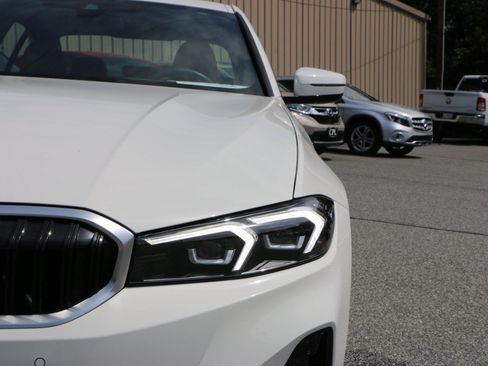 Used 2024 BMW 330i Sedan w/ Premium Package RWD image 13