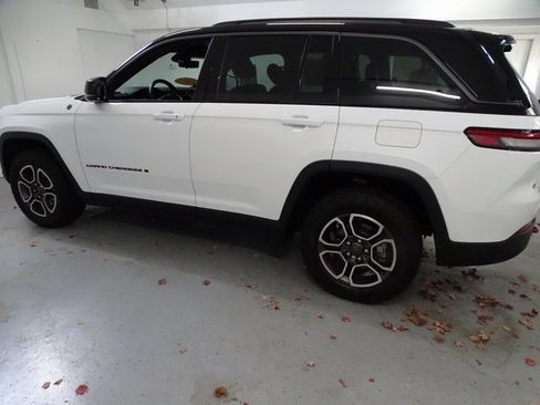Certified 2022 Jeep Grand Cherokee Trailhawk w/ ADV Protech Group II image 19