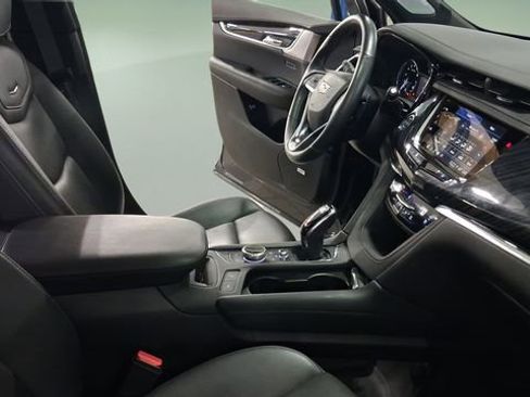 Used 2024 Cadillac XT6 Premium Luxury w/ LPO, Floor Liner Package AWD/4WD image 21