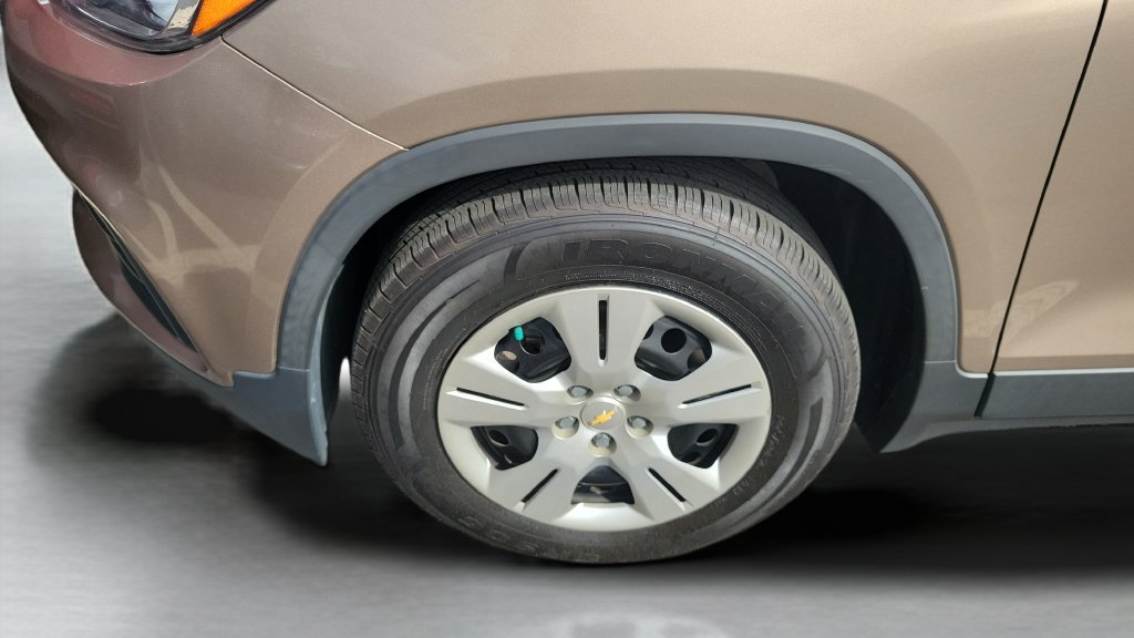 Used 2018 Chevrolet Trax LS FWD image 10
