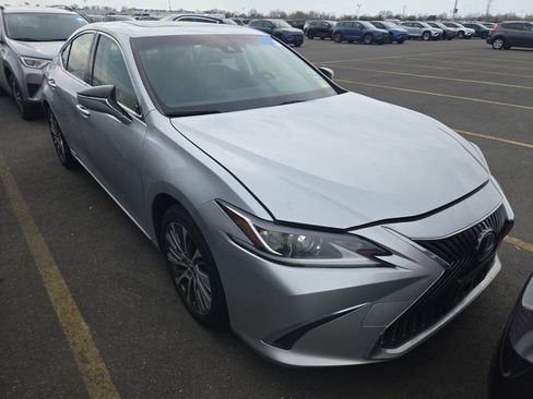 Used 2019 Lexus ES 300h w/ Premium Package FWD image 3