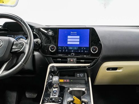 Used 2024 Lexus NX 350h AWD image 13
