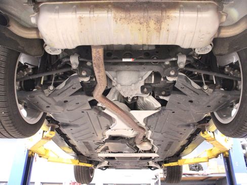 Used 2021 Mercedes-Benz GLE 350 4MATIC w/ AMG Line Exterior image 96