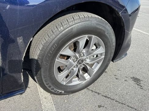 Used 2022 Toyota Sienna XLE image 11