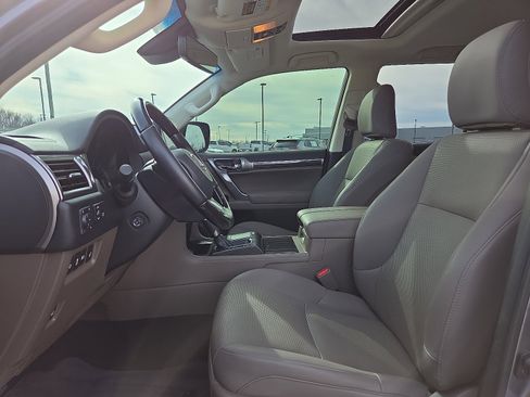 Used 2022 Lexus GX 460 Premium image 17