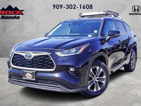 Used 2021 Toyota Highlander XLE image 1