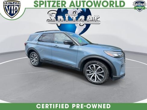 Used 2025 Ford Explorer ST-Line AWD/4WD image 2