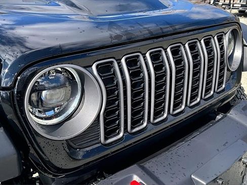 Used 2025 Jeep Wrangler Unlimited Rubicon image 30