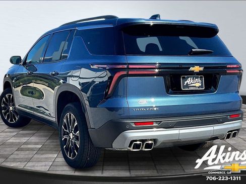 New 2026 Chevrolet Traverse LT w/ Sun and Wheel Package image 3