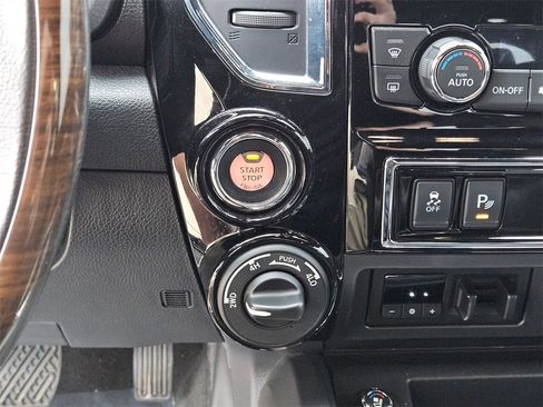 Used 2020 Nissan Titan Platinum Reserve w/ Moonroof Package image 28