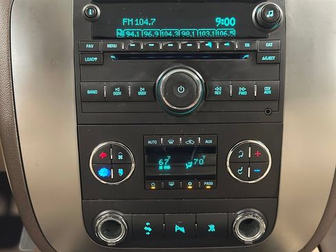 Used 2007 GMC Yukon SLT w/ SLT Preferred Equipment Group AWD/4WD image 6