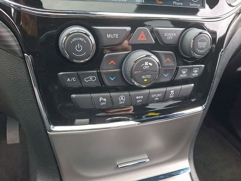 Used 2021 Jeep Grand Cherokee Laredo X AWD/4WD image 16