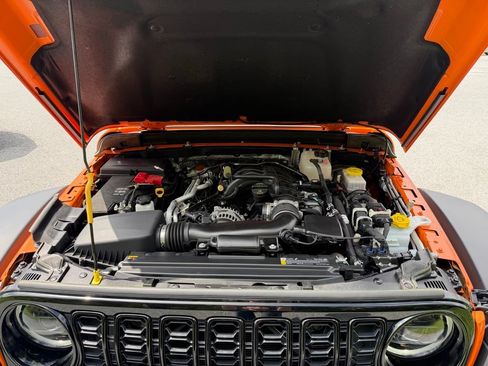 Certified 2025 Jeep Wrangler Unlimited Sport AWD/4WD image 19
