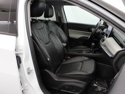 Used 2022 Jeep Compass Limited w/ Elite Group AWD/4WD image 32