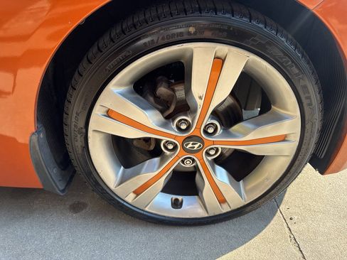 Used 2012 Hyundai Veloster w/ Style Pkg FWD image 29