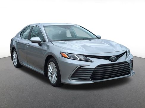 Used 2023 Toyota Camry LE image 8