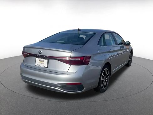 Used 2025 Volkswagen Jetta SE image 14