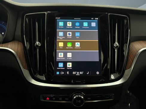 Used 2025 Volvo S60 B5 Plus image 27