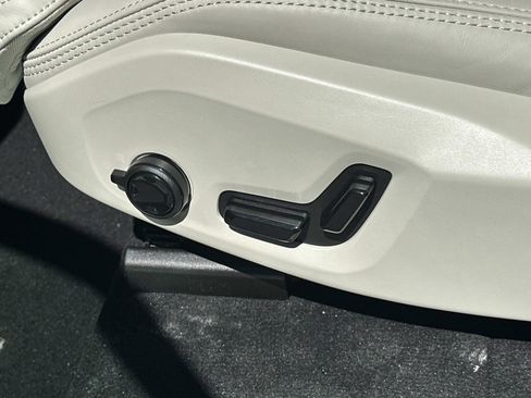 New 2026 Volvo XC90 T8 Ultra w/ Protection Package Premier AWD/4WD image 14