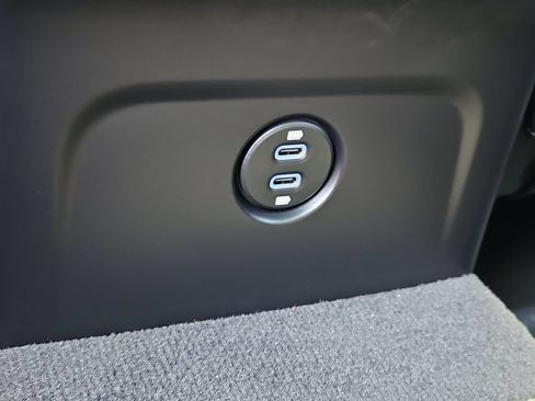 Certified 2026 Porsche Macan AWD/4WD image 27
