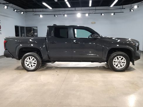 Used 2024 Toyota Tacoma SR5 image 8