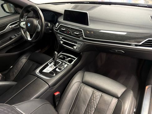 Used 2019 BMW 750i xDrive w/ M Sport Package image 27