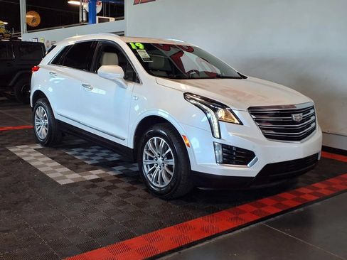Used 2019 Cadillac XT5 Luxury AWD/4WD image 2