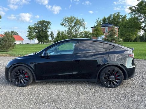 Used 2022 Tesla Model Y Performance AWD/4WD image 5