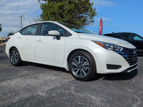 New 2025 Nissan Versa SV w/ Trunk Package FWD image 2