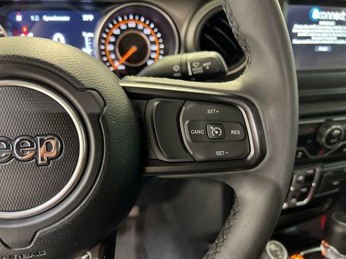 Used 2023 Jeep Gladiator Sport AWD/4WD image 21