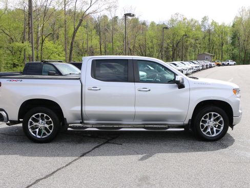 Used 2022 Chevrolet Silverado 1500 LT w/ Safety Package image 9