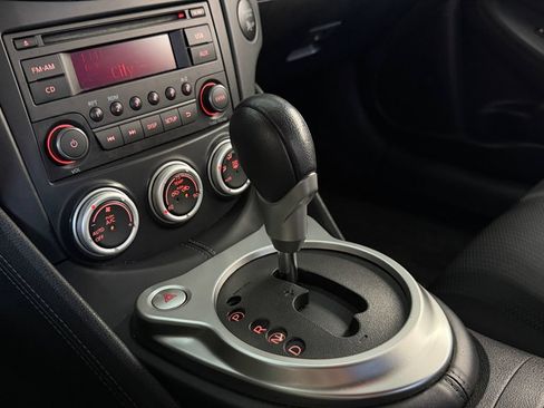 Used 2016 Nissan 370Z Coupe RWD image 22